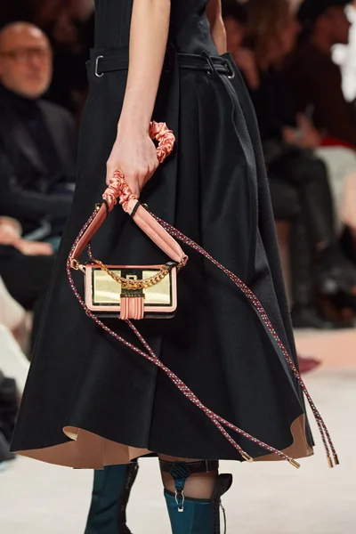 Look 74